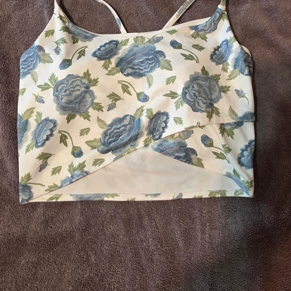 Soybu Blue and White Floral Crop Top